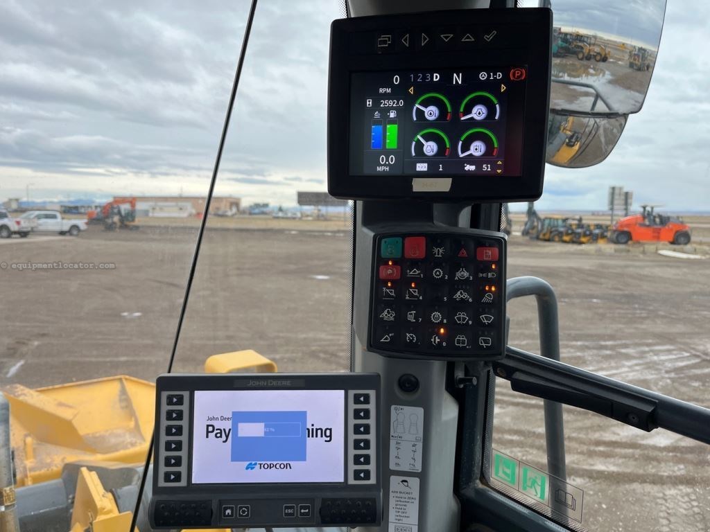 2023 John Deere 824P Image 46