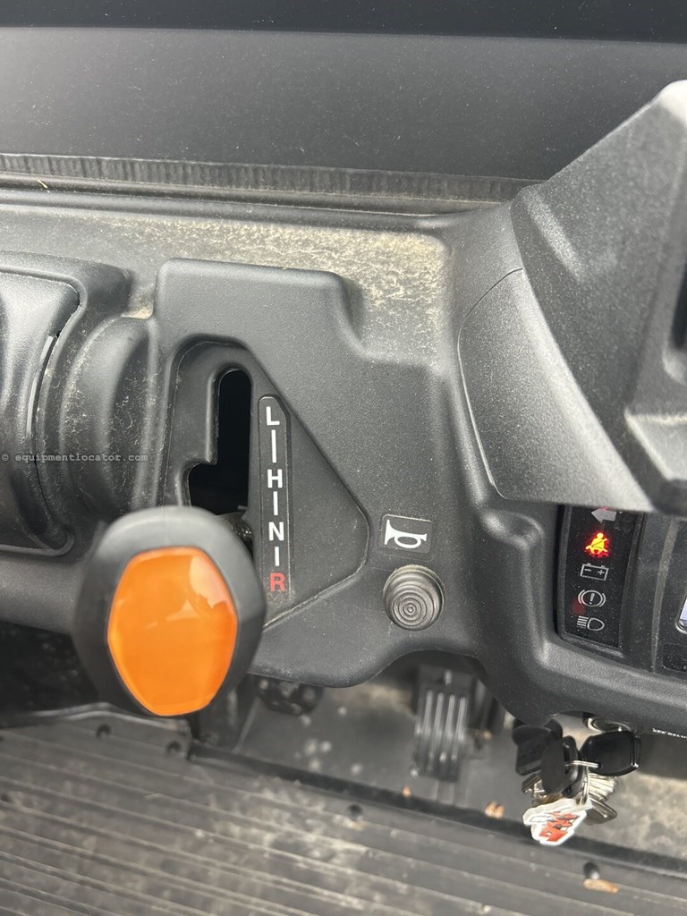 2024 Kubota RTV-XG850 SIDEKICK Image 3