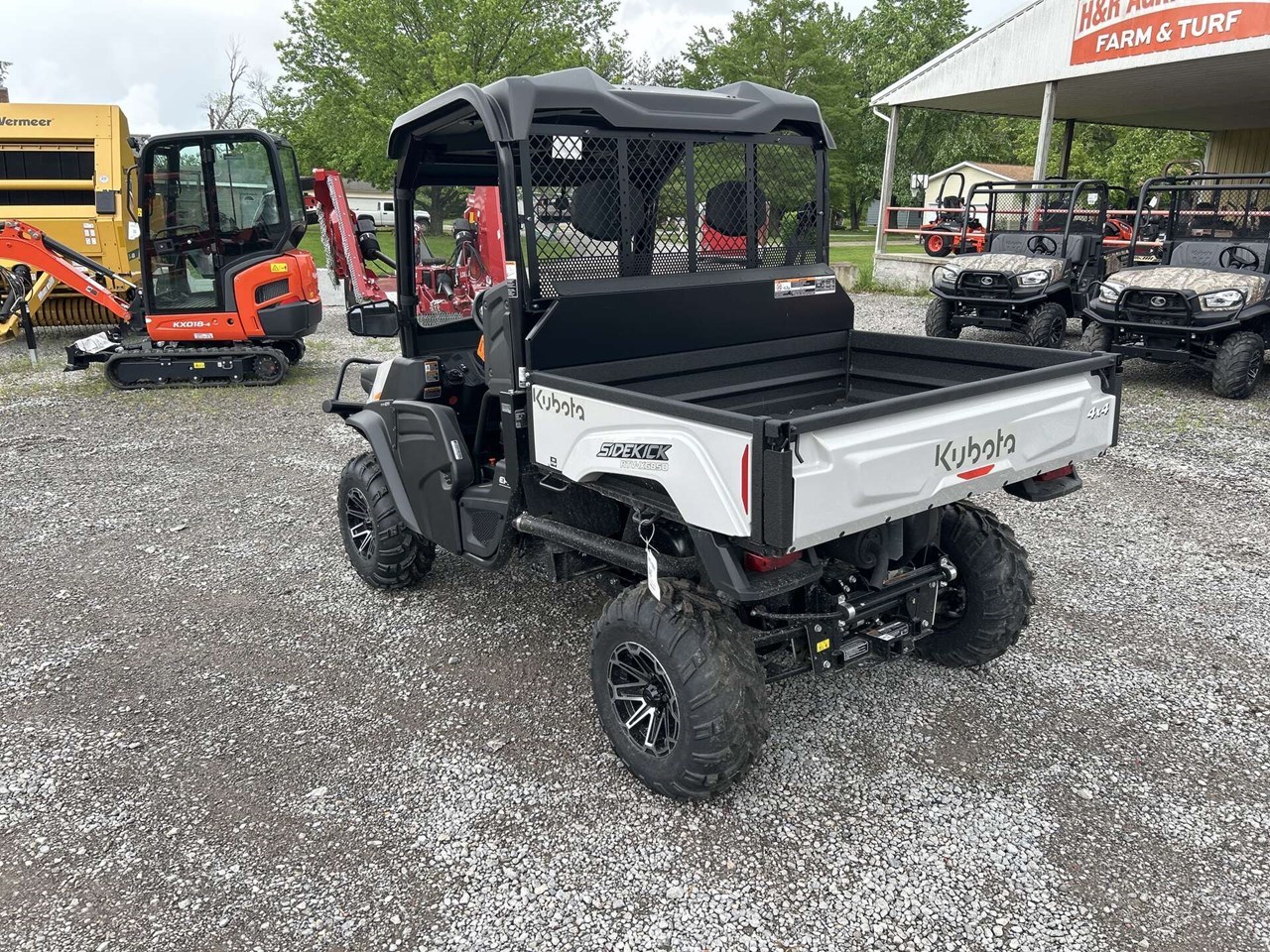 2024 Kubota RTV-XG850 SIDEKICK Image 10