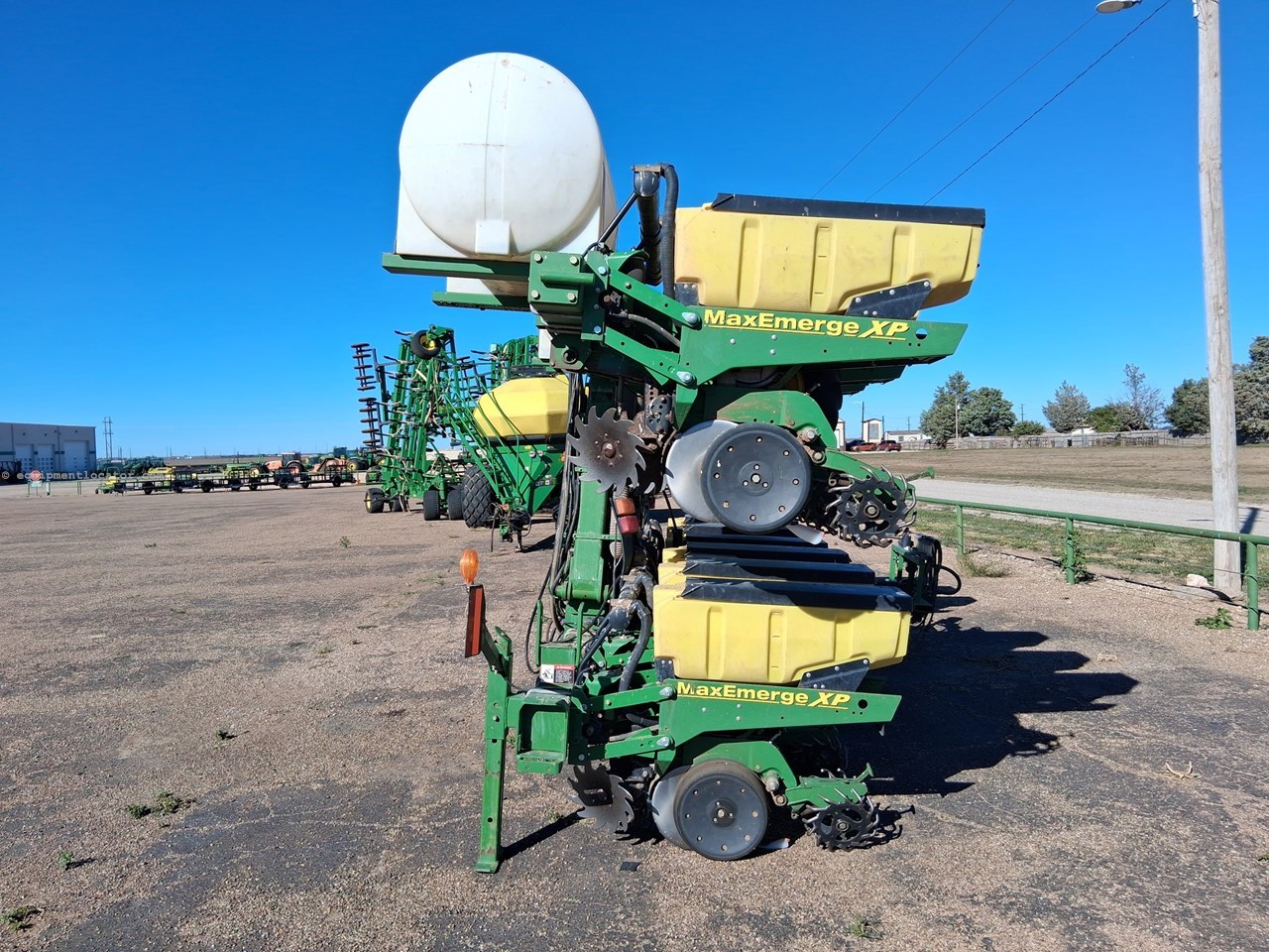 2013 John Deere 1720 Image 2