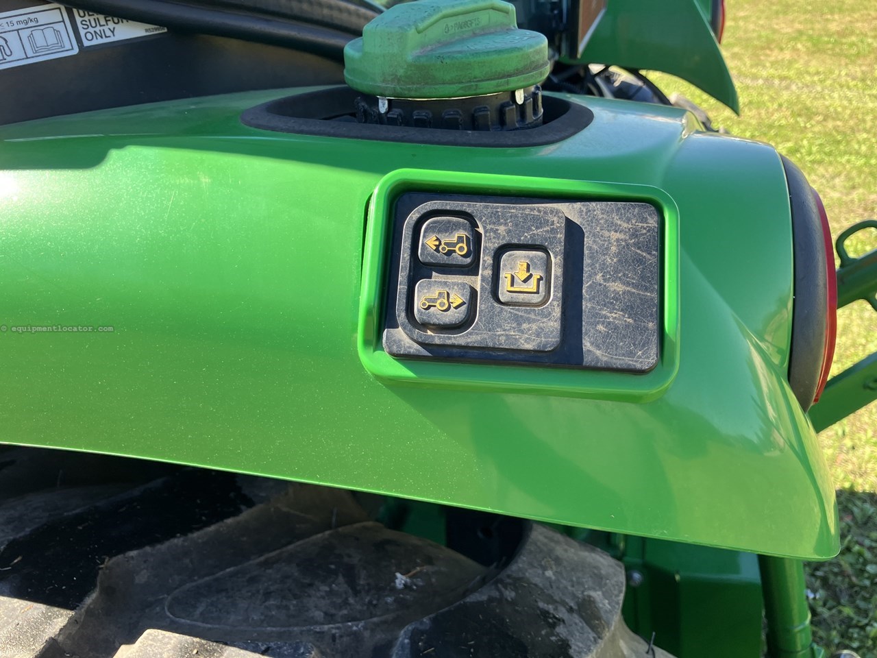 2019 John Deere 4066R Image 10