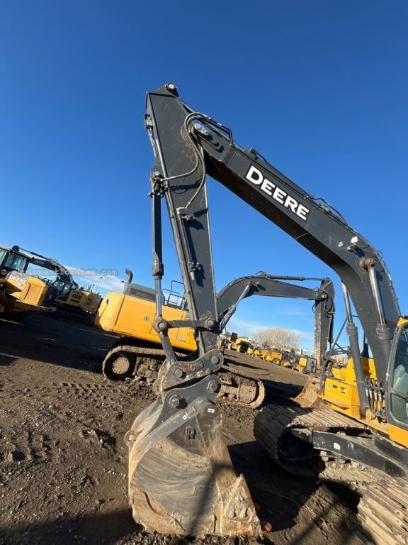 2022 John Deere 200G Image 10