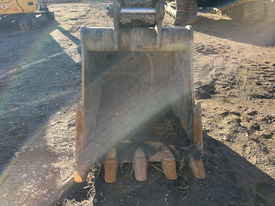 2022 John Deere 200G Image 14