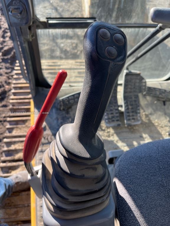 2022 John Deere 200G Image 39