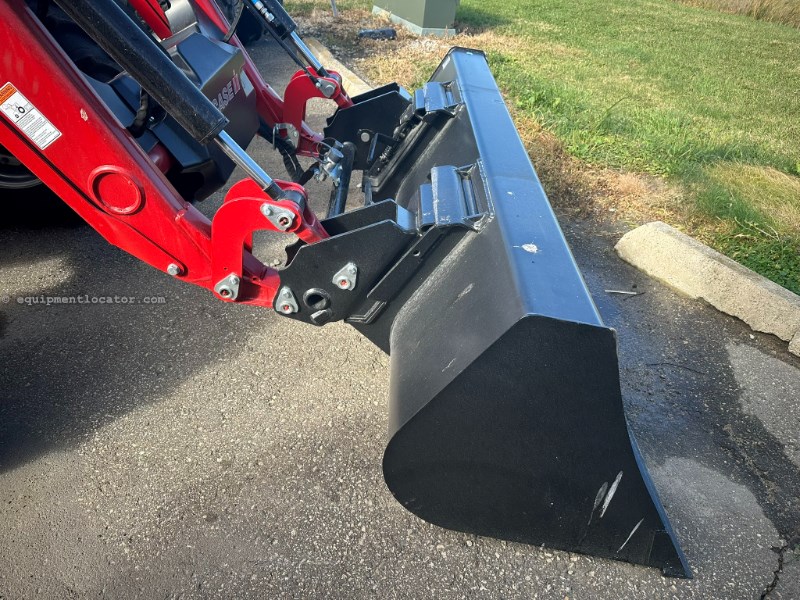 2025 Case IH Farmall 110C Image 9