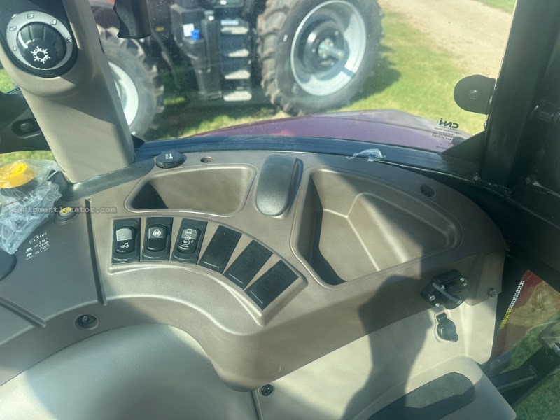 2025 Case IH Farmall 110C Image 14