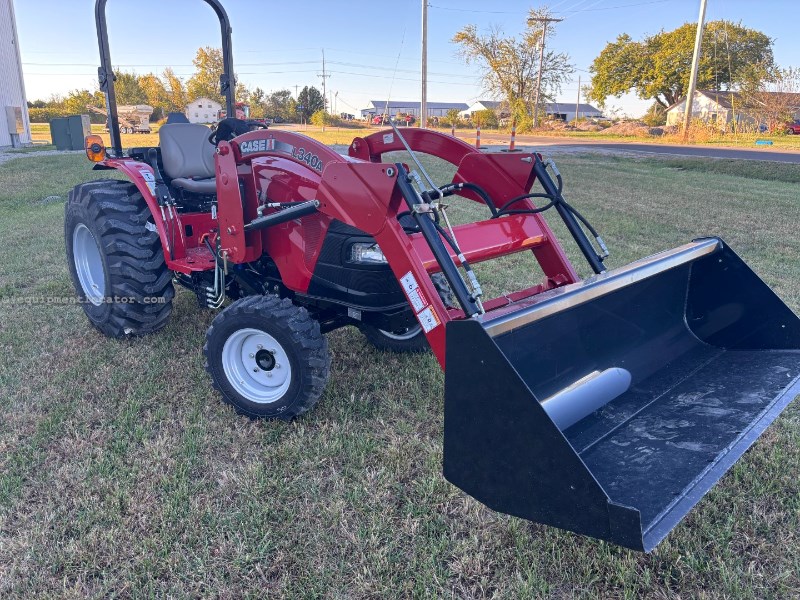 2025 Case IH FARMALL 40A Image 2