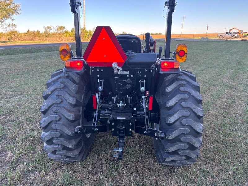 2025 Case IH FARMALL 40A Image 3
