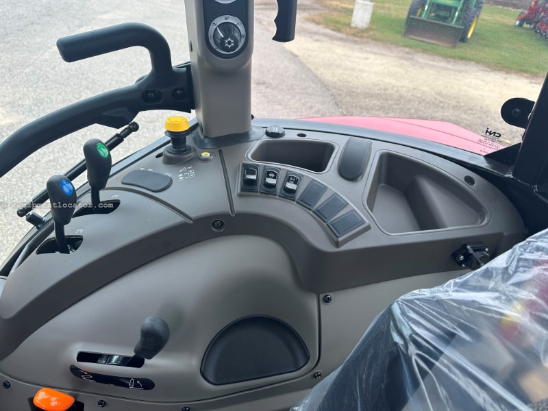 2025 Case IH Farmall 110C Image 18