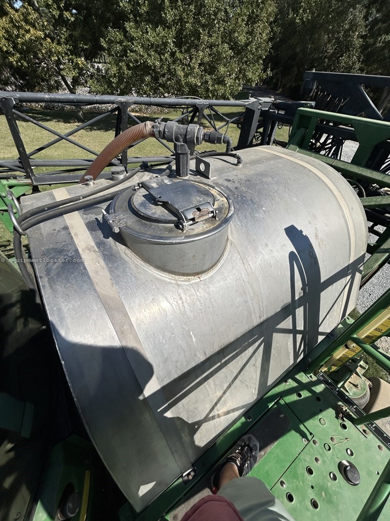 2005 John Deere 4720 Image 10