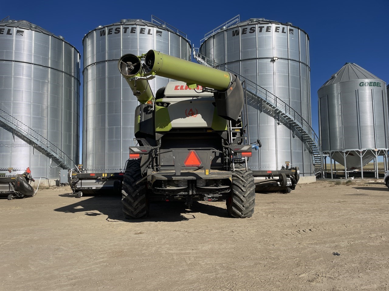 2023 CLAAS 8700 Image 3