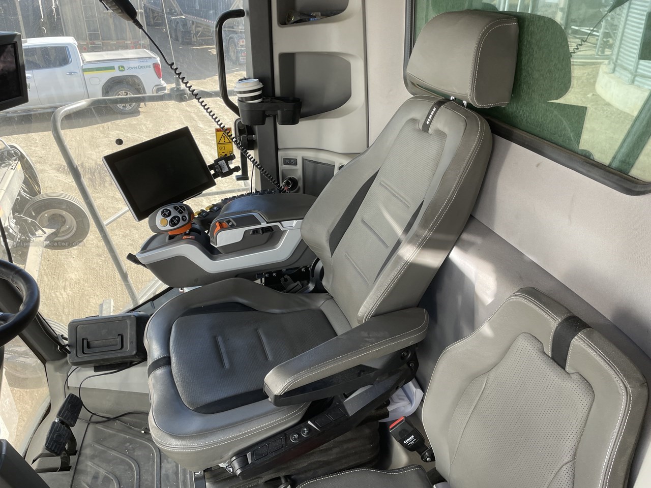 2023 CLAAS 8700 Image 8