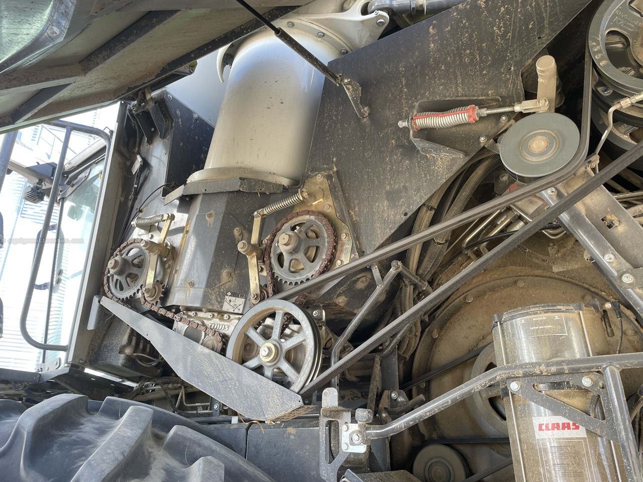 2023 CLAAS 8700 Image 13