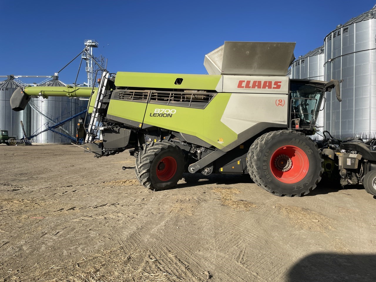 2023 CLAAS 8700 Image 2