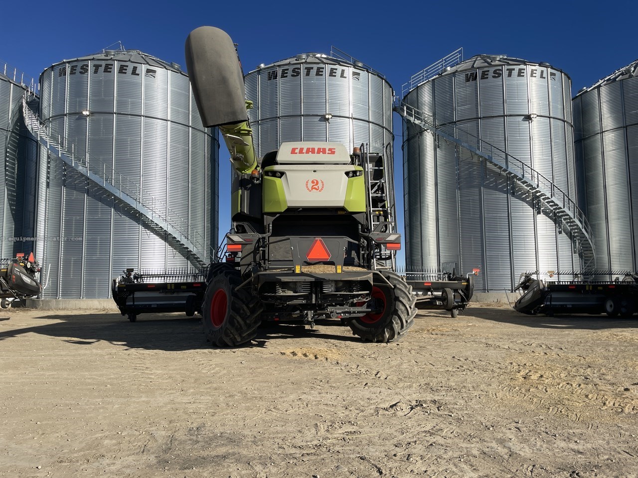 2023 CLAAS 8700 Image 4