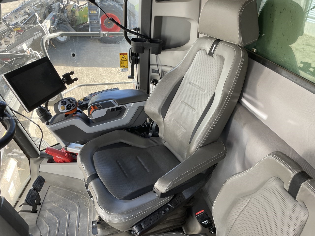 2023 CLAAS 8700 Image 10