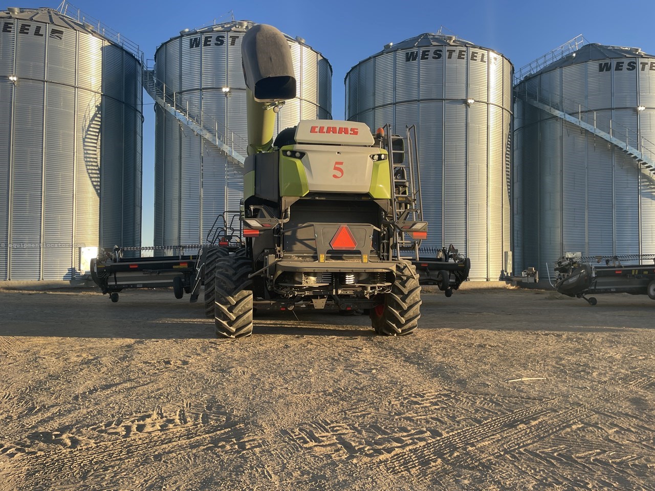 2024 CLAAS 8700 Image 4
