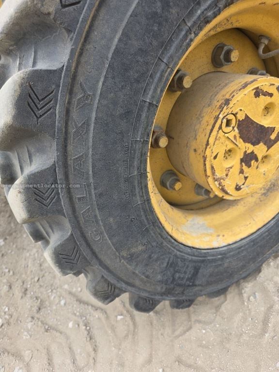 2021 John Deere 310L Image 28