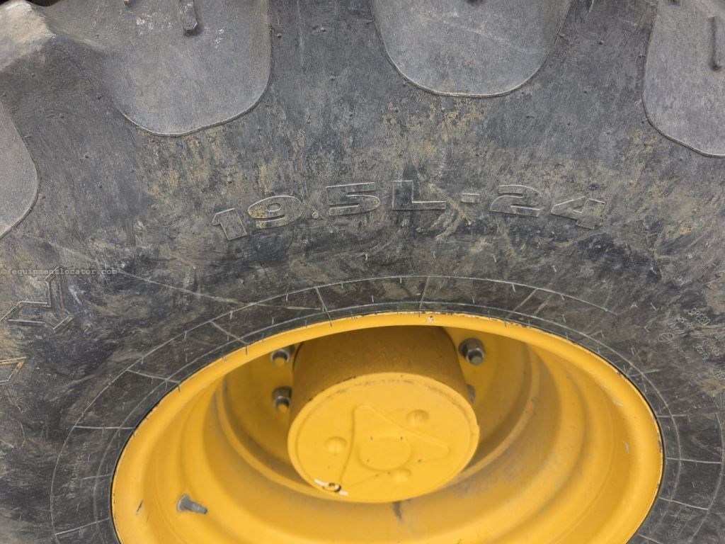 2021 John Deere 310L Image 32