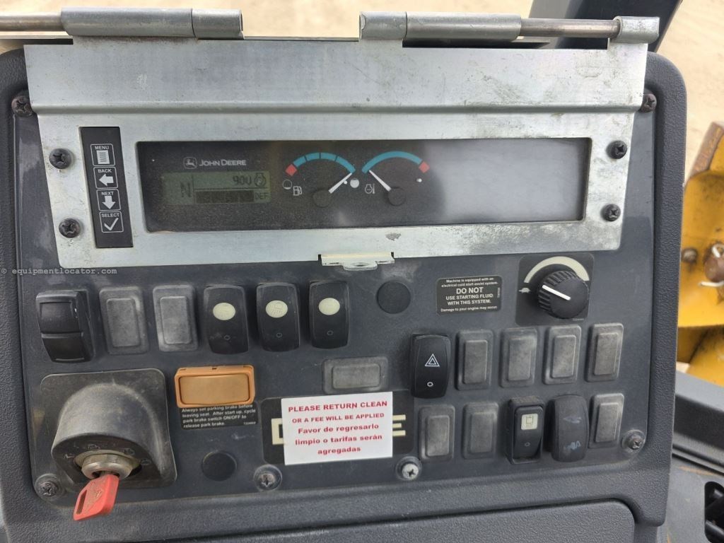 2021 John Deere 310L Image 39