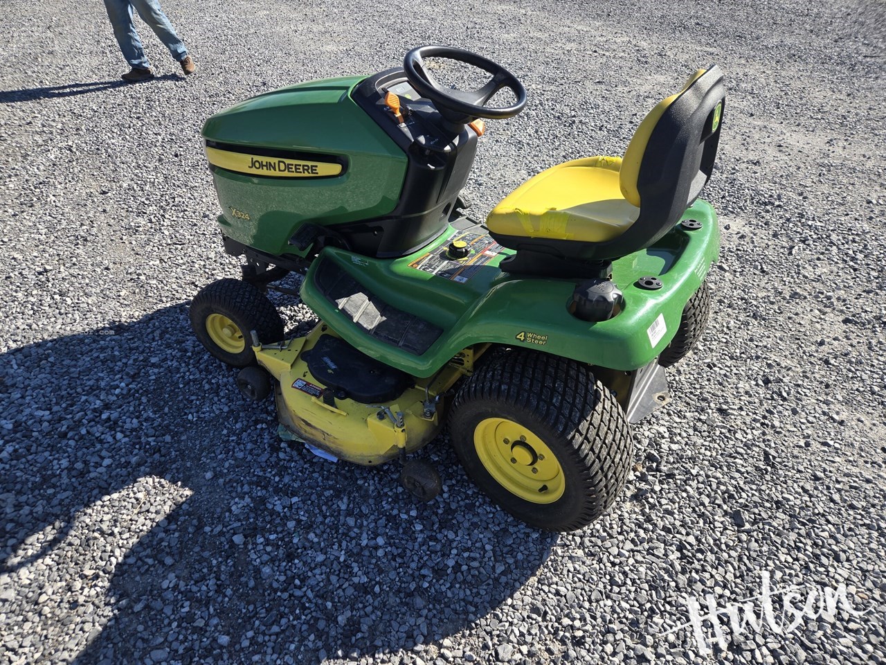 2011 John Deere X324 Image 4