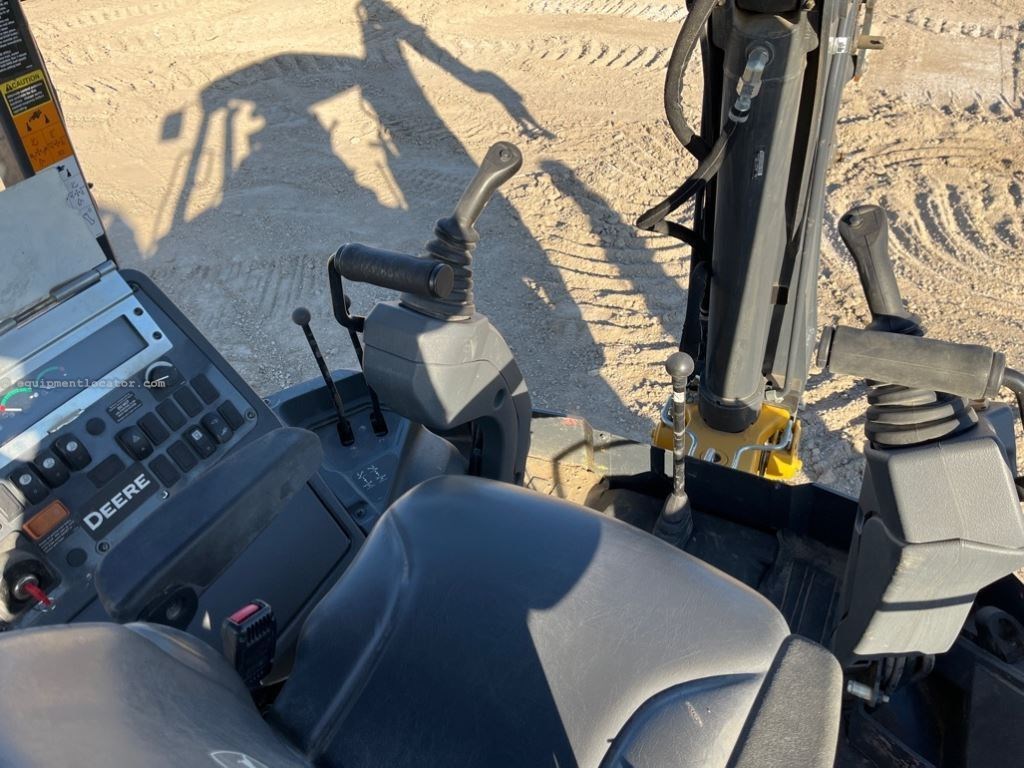 2023 John Deere 310P Image 39