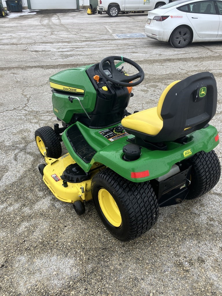 2016 John Deere X390 Image 3