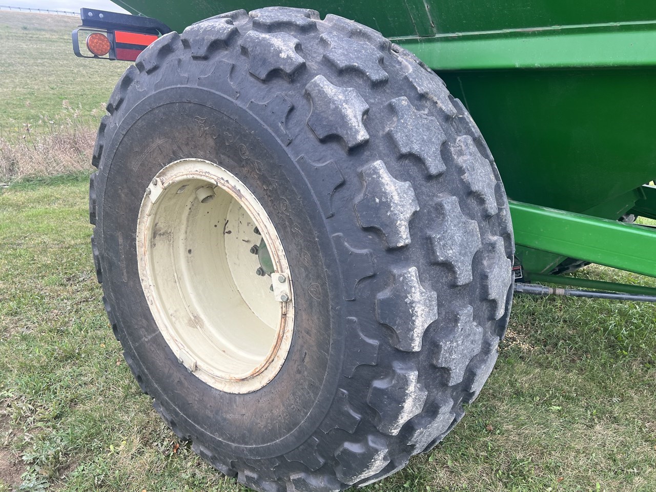 2008 Unverferth 9250 Image 10