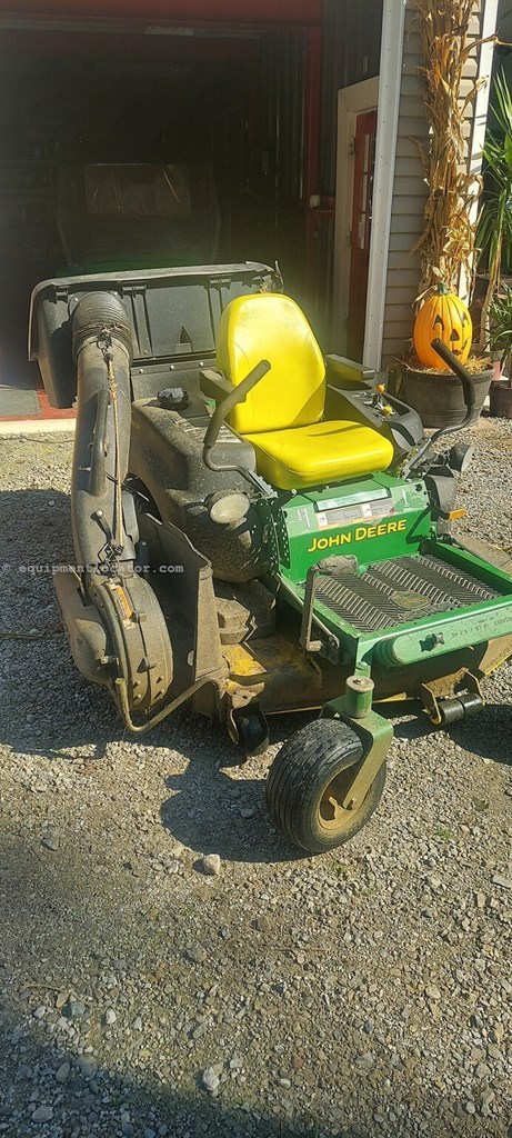 2015 John Deere Z625 Image 2