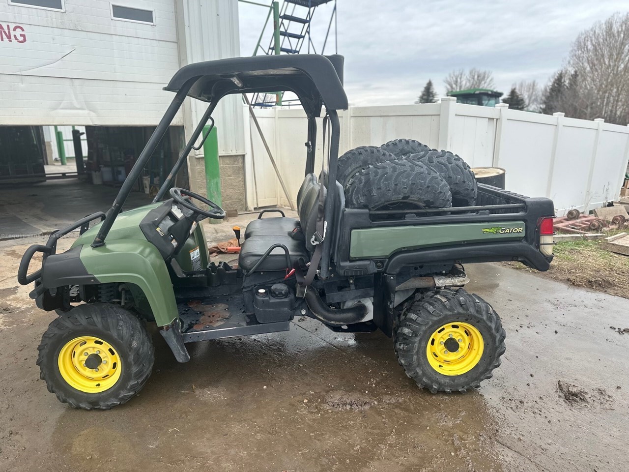2011 John Deere XUV 825I OLIVE Image 5