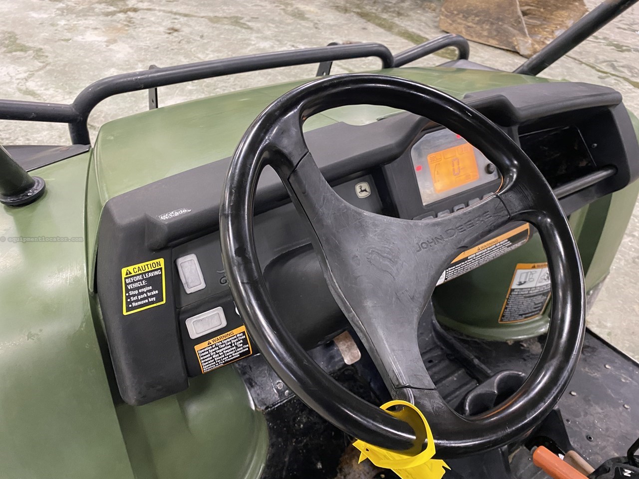 2011 John Deere XUV 825I OLIVE Image 14