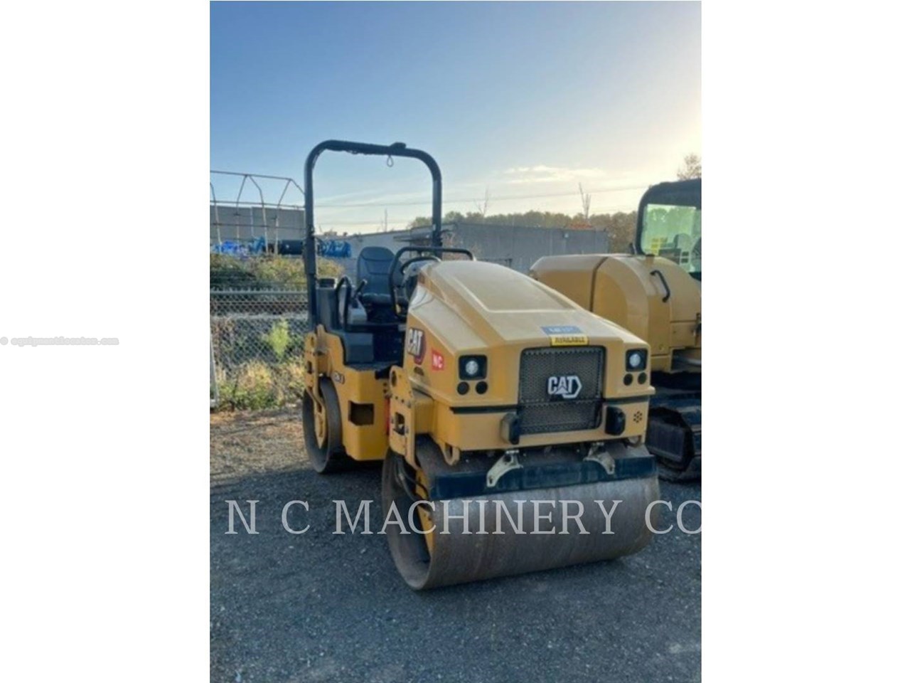 2023 Caterpillar CB4.0 Image 2