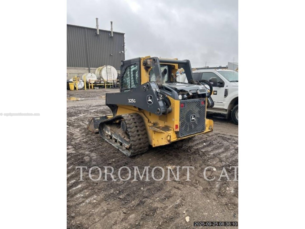 2019 John Deere 325G Image 4