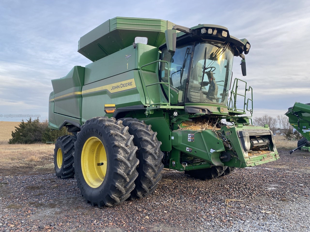 2025 John Deere S7 700 Image 2