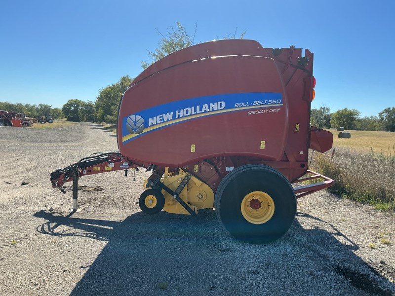 2016 New Holland RB560 Image 4