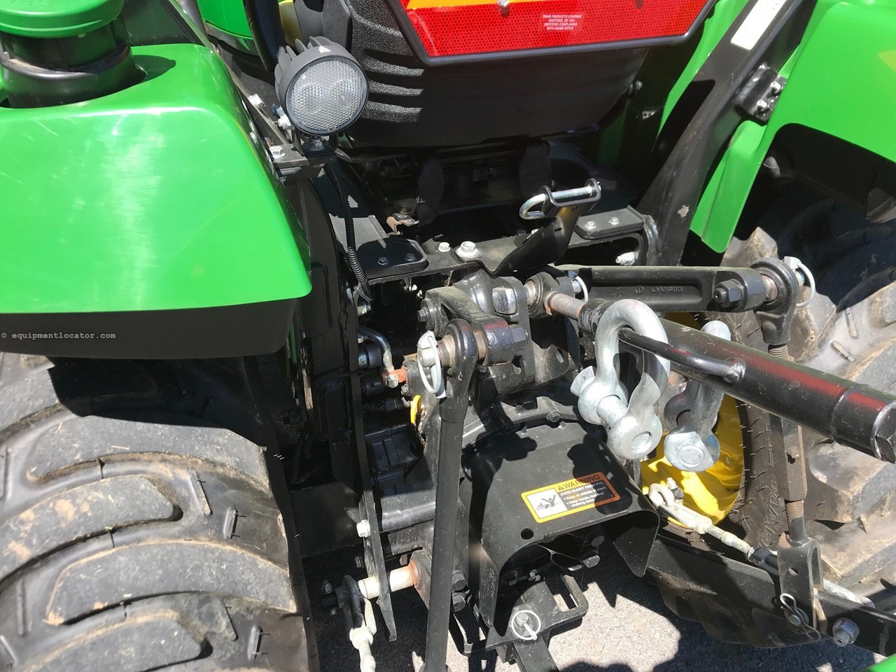 2018 John Deere 2038R Image 2