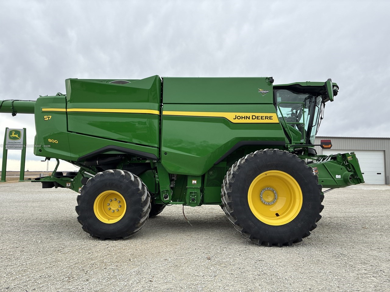 2025 John Deere S7 800 Image 7