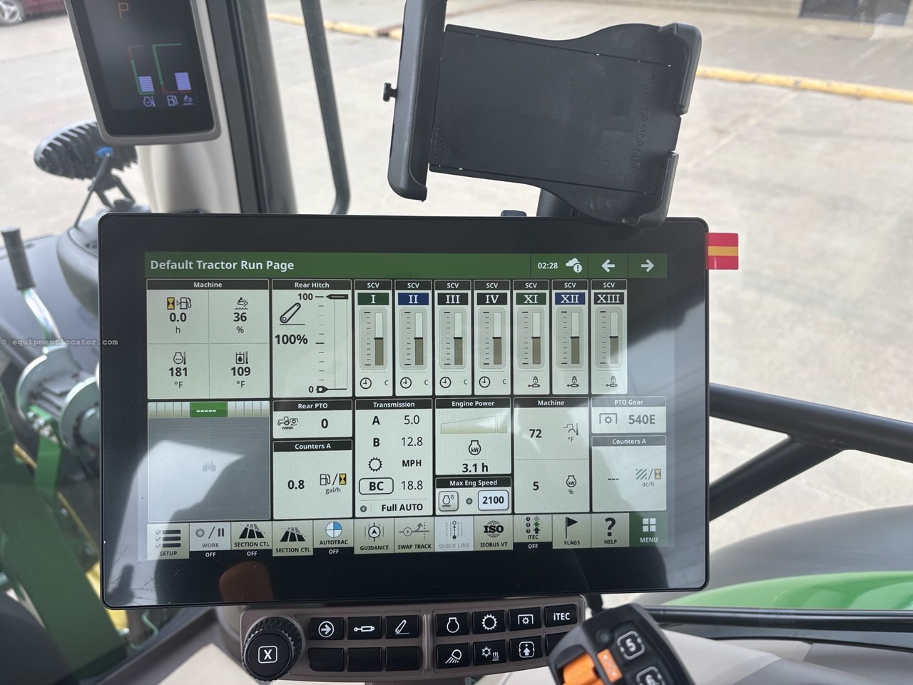 2025 John Deere 6R 215 Image 28