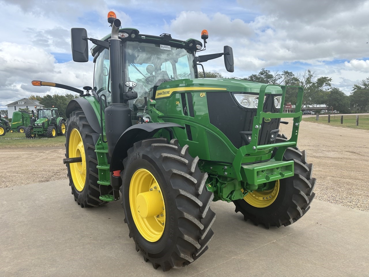 2025 John Deere 6R 215 Image 3