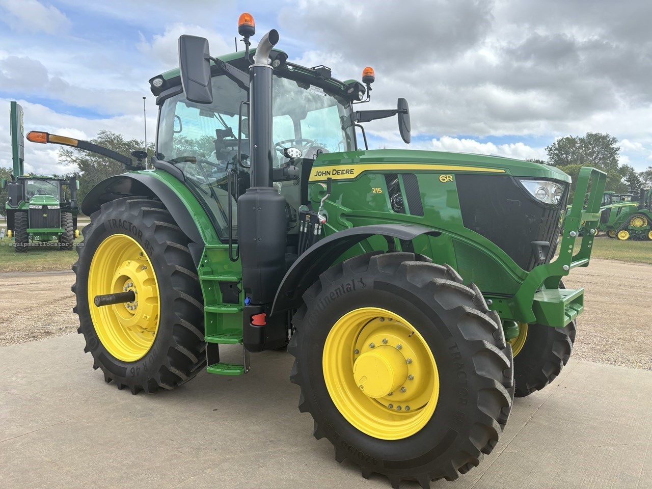 2025 John Deere 6R 215 Image 4