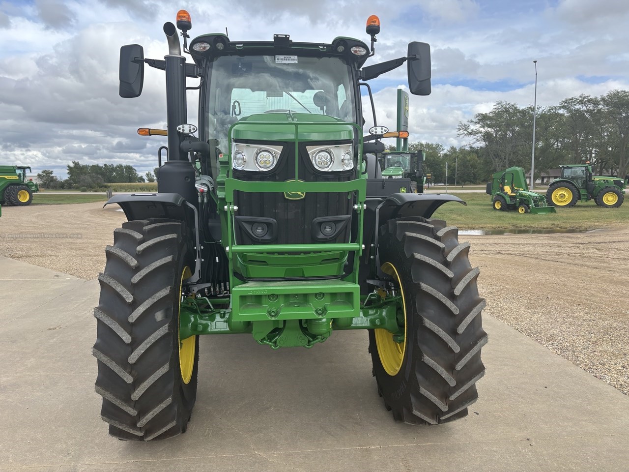 2025 John Deere 6R 215 Image 5