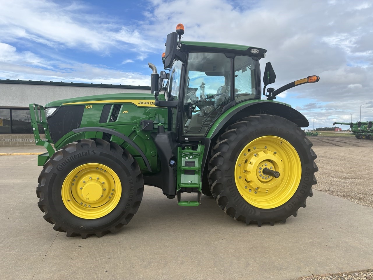 2025 John Deere 6R 215 Image 7