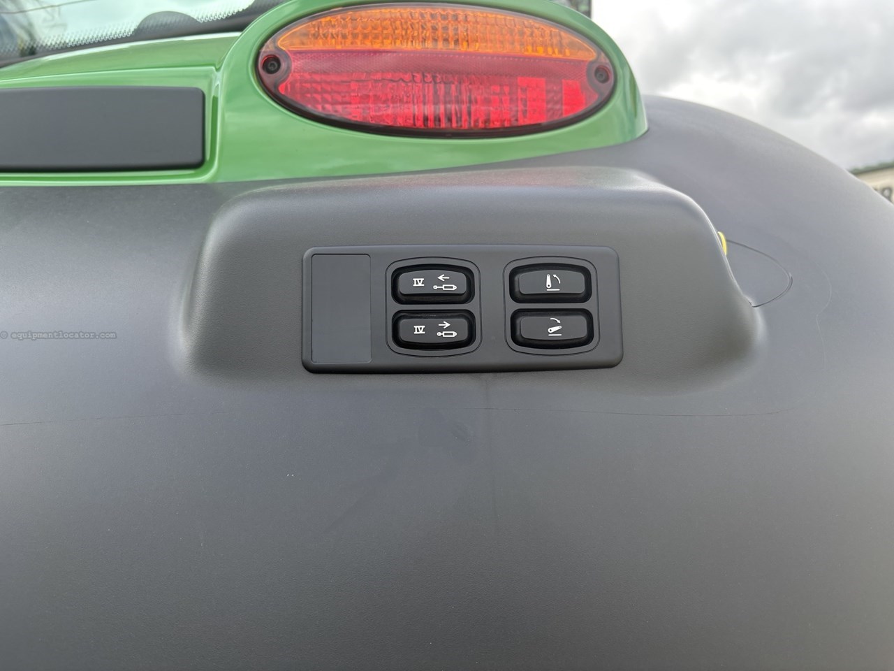 2025 John Deere 6R 215 Image 20