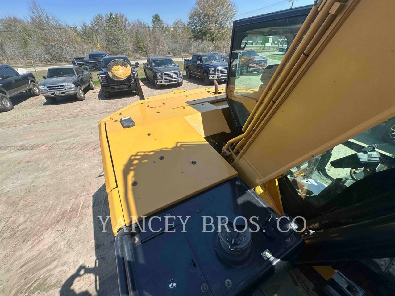2019 Caterpillar 310 Image 18