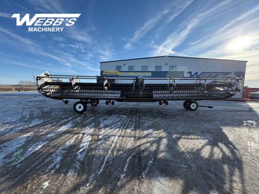 2024 MacDon FD235 Image 3