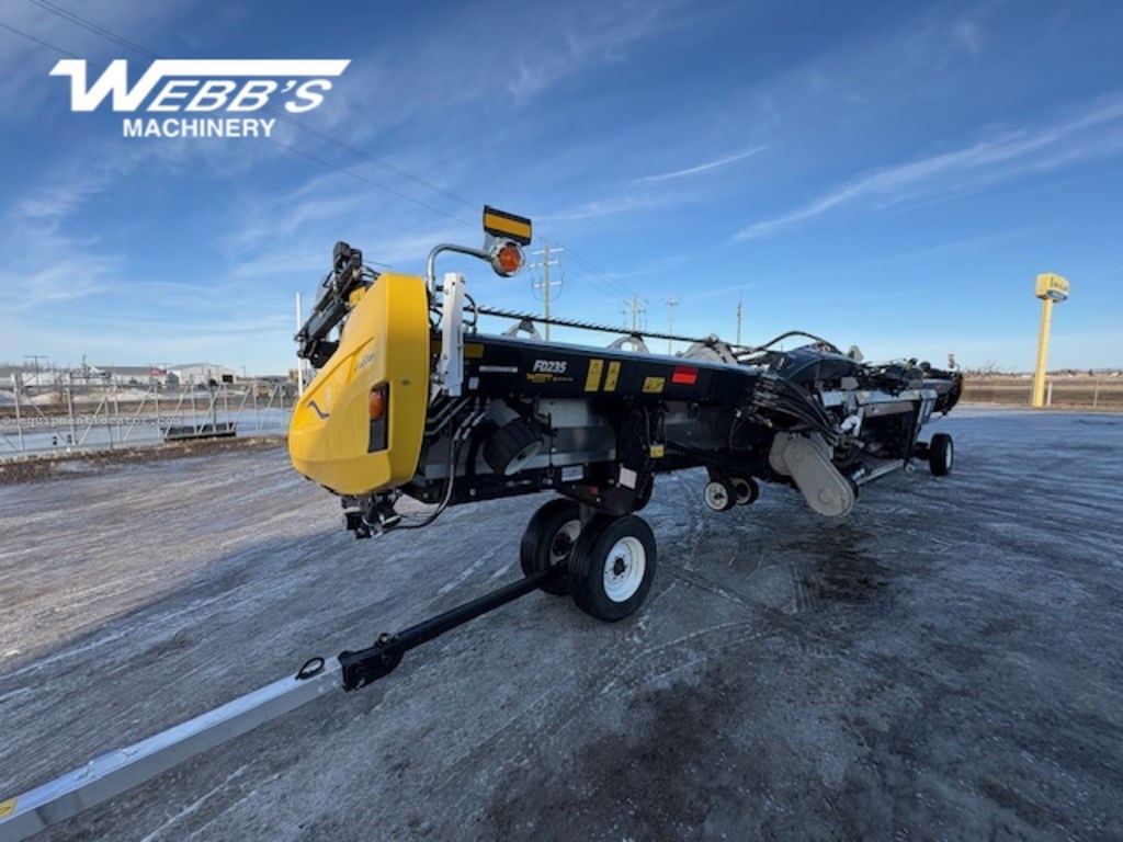 2024 MacDon FD235 Image 6