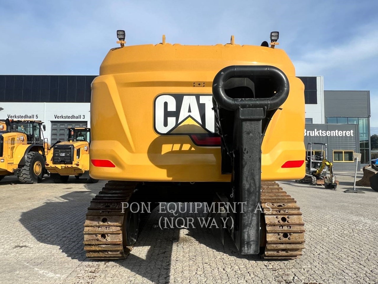 2023 Caterpillar 352-08VG Image 10