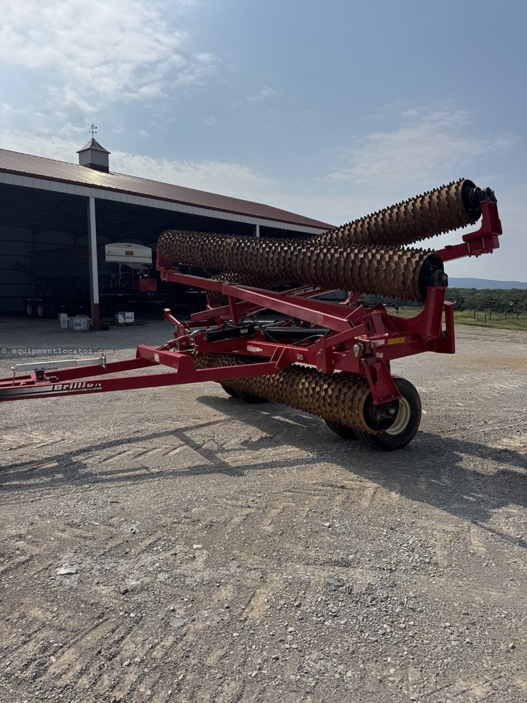 2015 John Deere 2210 Image 10