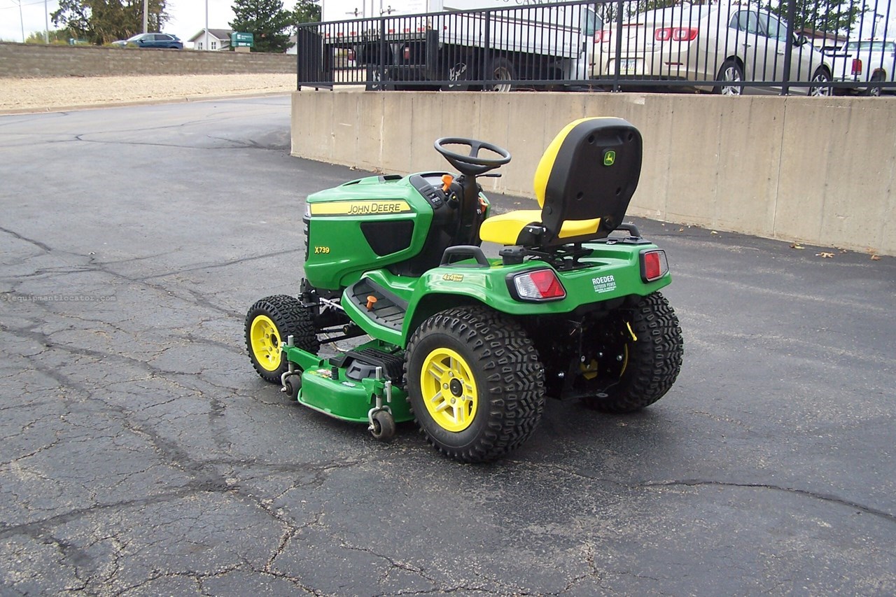 2024 John Deere X739 Image 3