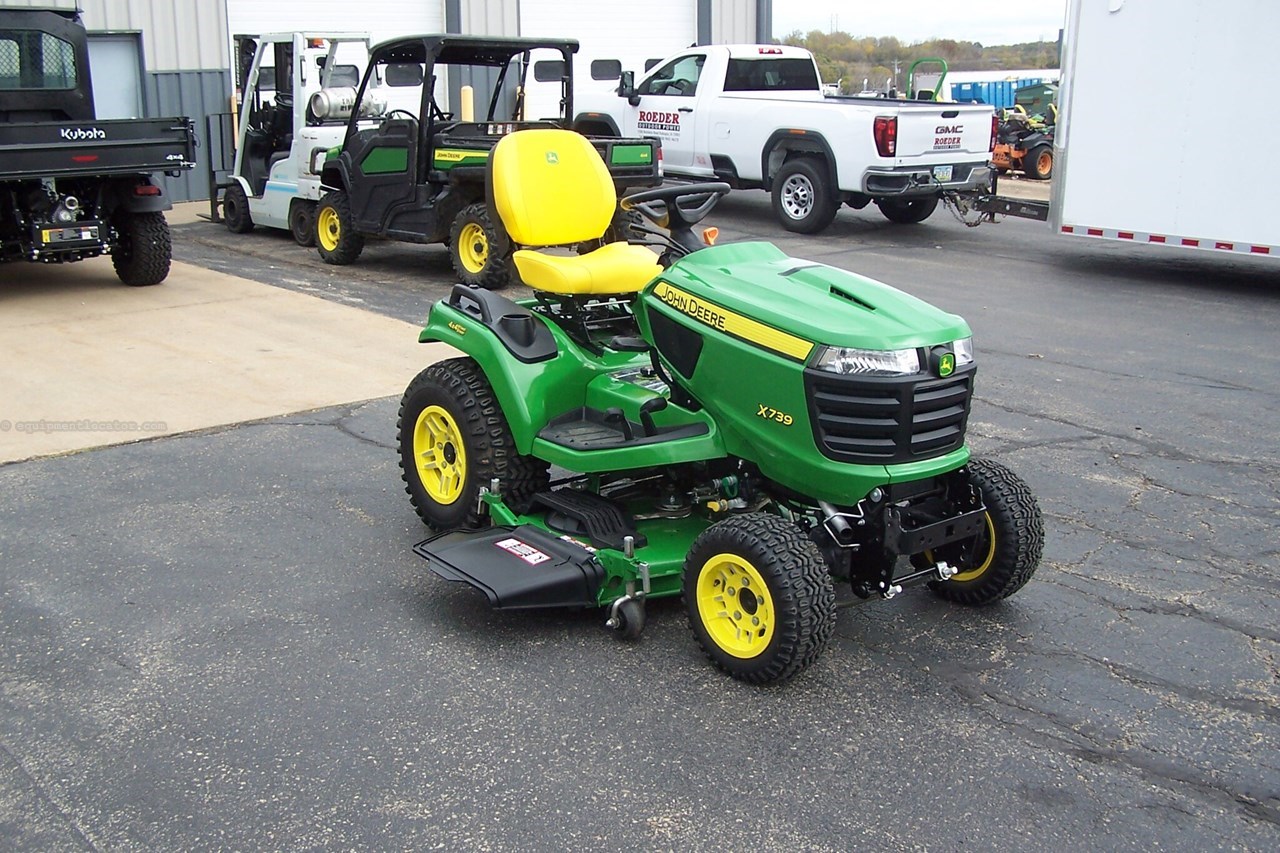 2024 John Deere X739 Image 6